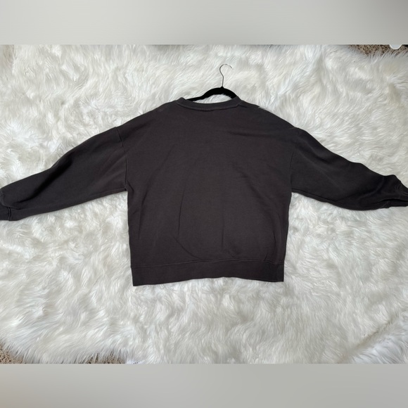 Crewneck - Picture 2 of 3